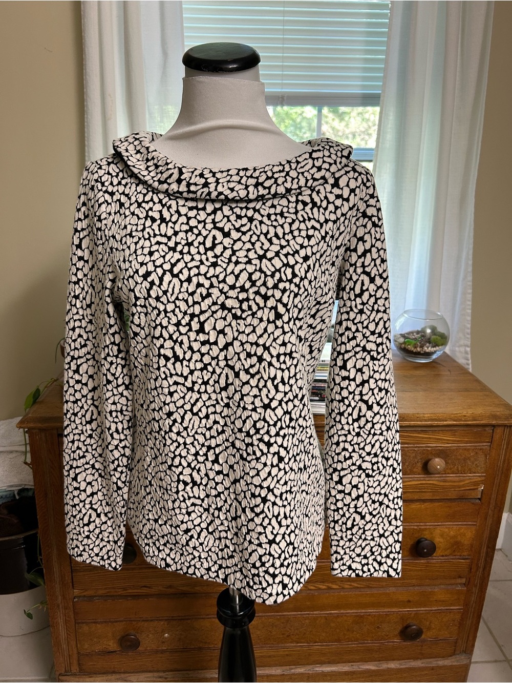 Talbots Size Medium Black and White Animal Print Long Sleeve Top